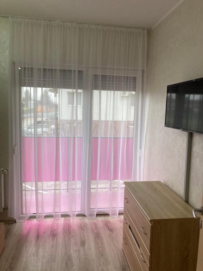 Bhoeme Apartament Oradea Luaran gambar