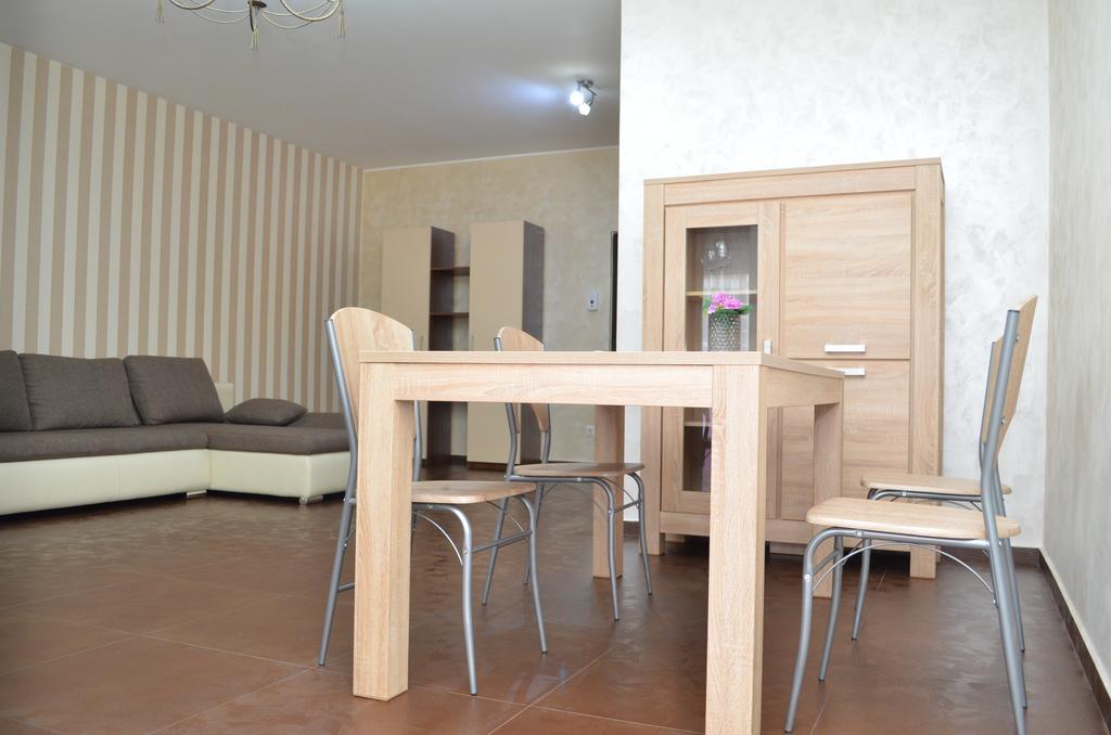 Bhoeme Apartament Oradea Luaran gambar